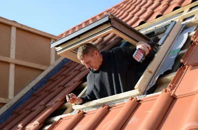 Pose de fenêtres de toit Velux à Reithouse